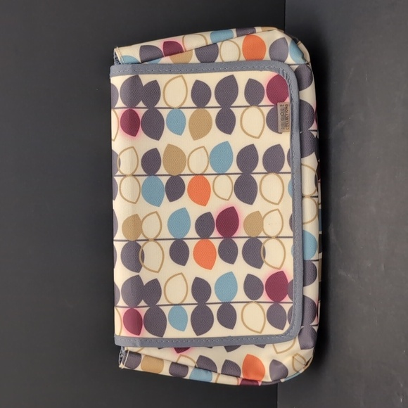 JJ Cole Collections Portable/Wipeable Diapers And Wipes Pod With Change Pad . - Picture 2 of 13